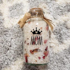NEW 2022 Rae Dunn Wild Rose Scented Bath Salts w Rose Petals "MOM" Crown
